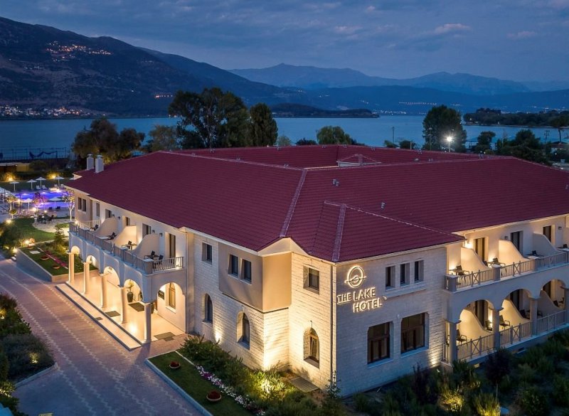 THE LAKE HOTEL IOANNINA