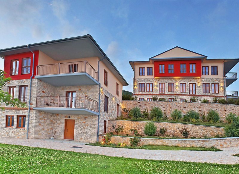 Arktos Mountain Hotel