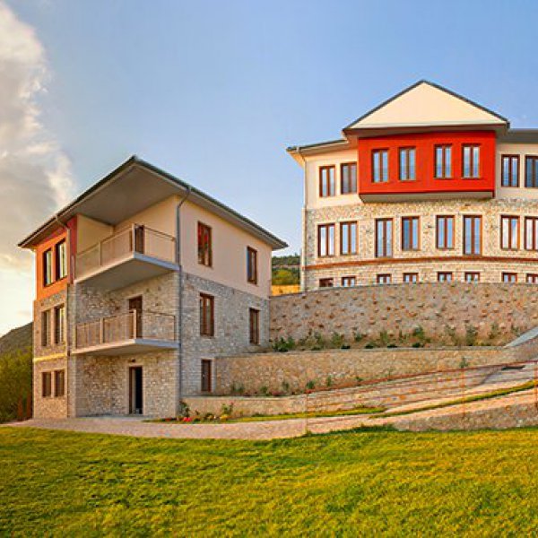 Arktos Mountain Hotel