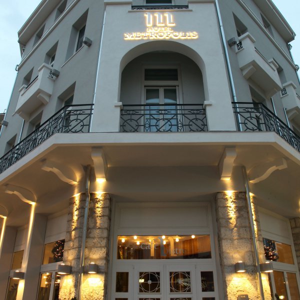 Metropolis Luxury City Center Hotel