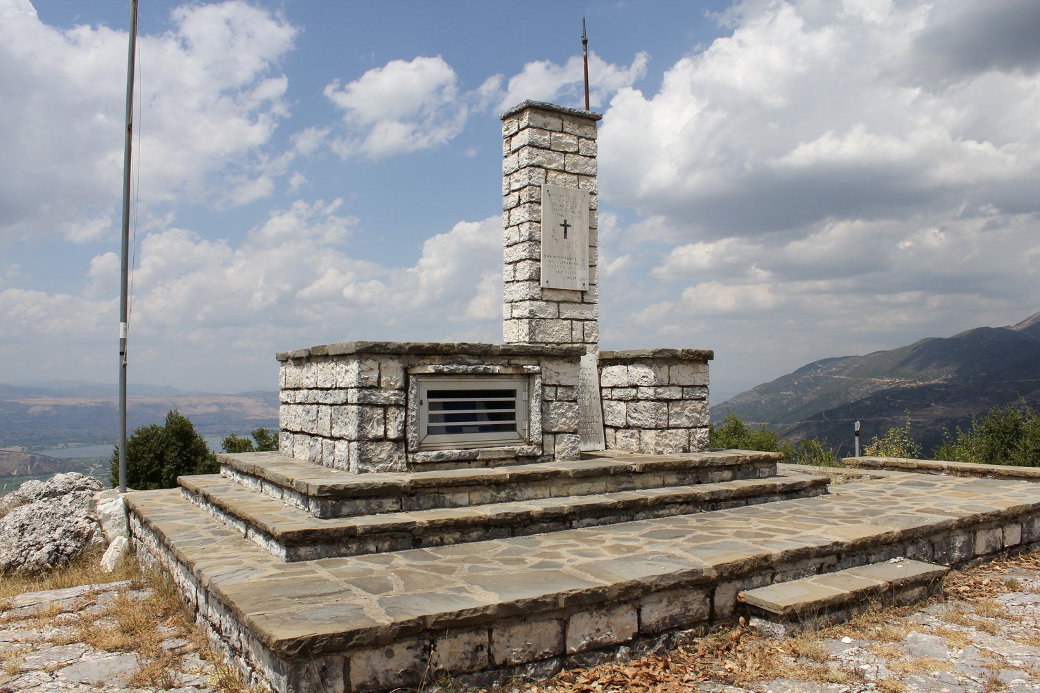 Μνημείο Λορέντζου Μαβίλη (Δρίσκος)